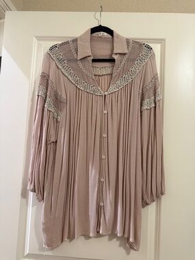 Oli & Hali Blush Button-Front Peasant Blouse with Crochet Yoke